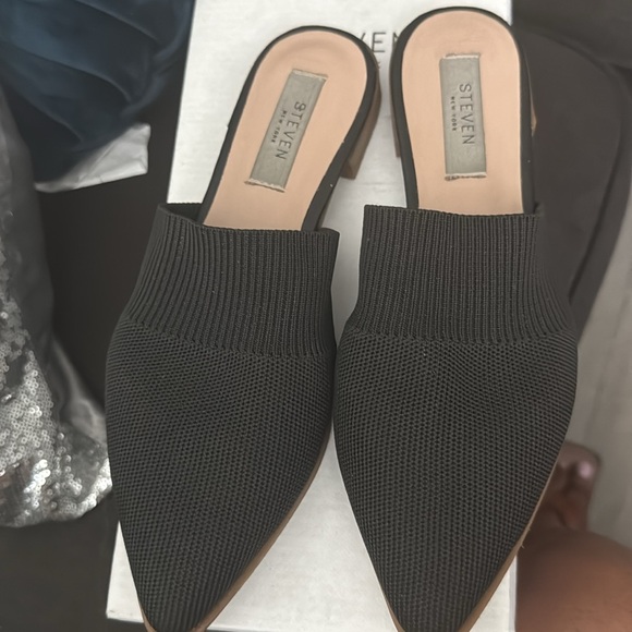 Black Knit Pointed-Toe Mules Minimalist Design - Picture 3 of 3